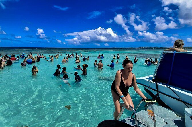 6-Hours Tour East Coast of Antigua: Stingray City, Lunch & Beach - Stingray City Antigua: touching, feeding, and the 150 cm waterline