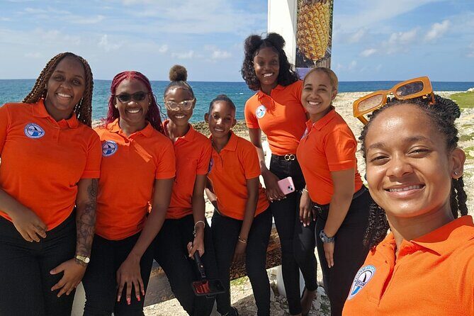 Biggvee Bus Adventure - Darkwood Beach: 1 Hour to Swim or Unwind
