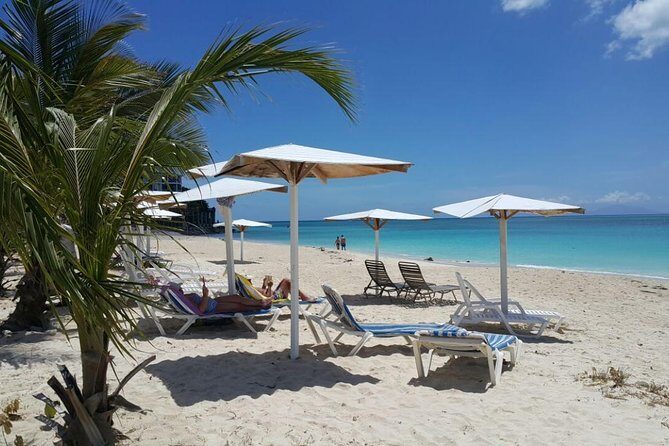 Cultural and Historical Home Tour in The Antiguan Experience - Beach lunch at the end: good food, real relaxation