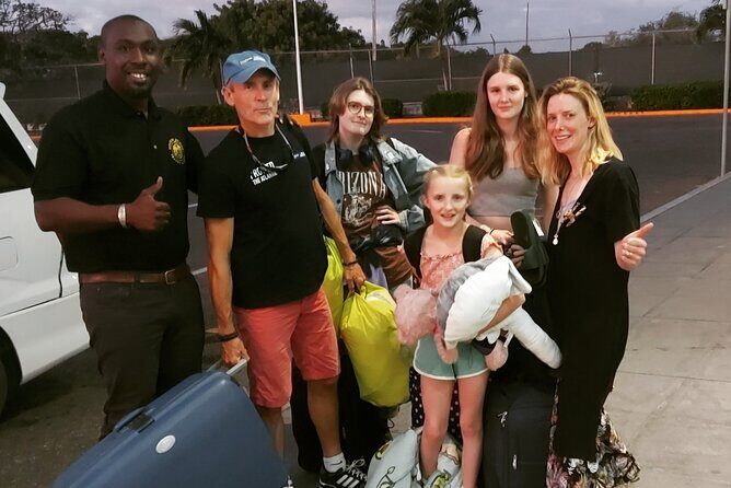 Private Airport Transfers to Antigua and Barbuda - Driver Communication That Keeps the Trip on Track