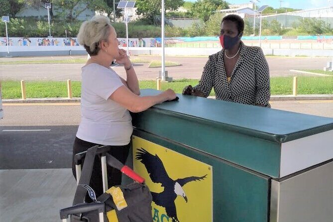Shared Roundtrip Taxi Transfer from Antigua Airport to Royalton Antigua Resort - Where You Meet the Driver at V.C. Bird (ANU) Without Guesswork