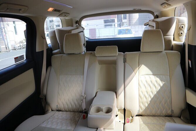 Shared Roundtrip Taxi Transfer from Antigua Airport to Royalton Antigua Resort - The 30 to 40 Minute Ride: Shared, Air-Conditioned, and Luggage-Friendly