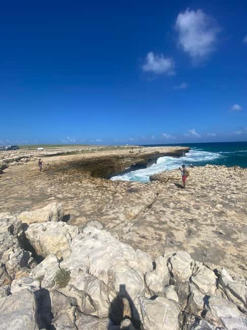 St. John's, Drink Till Your Drunk Rum drinking & Sightseeing - Betty’s Hope sugar plantation: when Antigua’s past becomes real