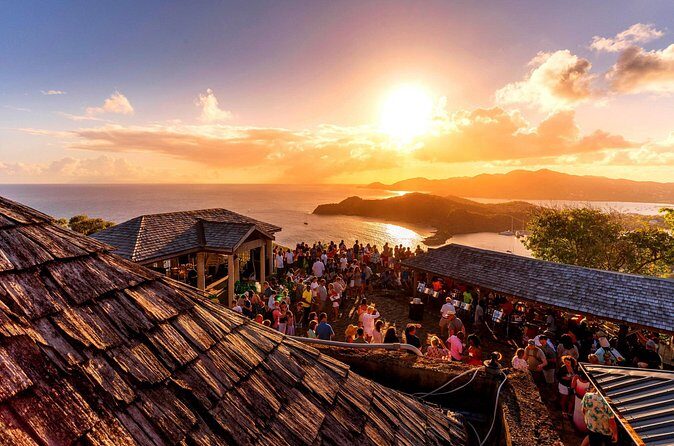 Sunset party at Shirley Heights - PRIVATE round trip - The concerts: calypso first, then reggae-key songs